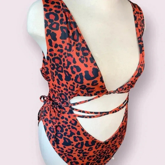 Fashion Nova One Piece Plunging Wrap Around Swimsuit Plus Size 3X Animal Print - Picture 7 of 16